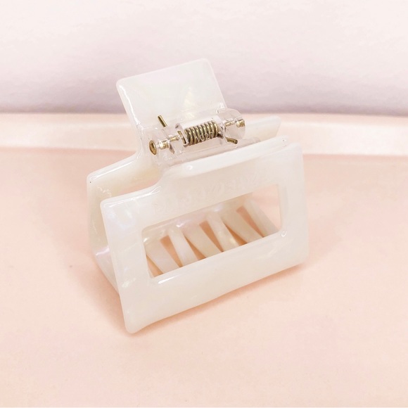 PARK AND BUZZ Jumbo 5” Eco Acetate Hair Claw Clip - Milky Iridescent - Picture 3 of 6